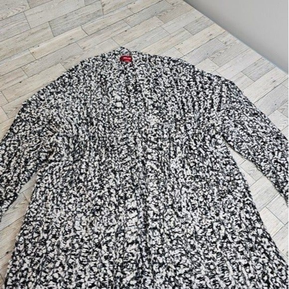 Net.153 Women's Black & White Nubby Popcorn Knit Cardigan Sweater. Size S/M - Picture 2 of 7